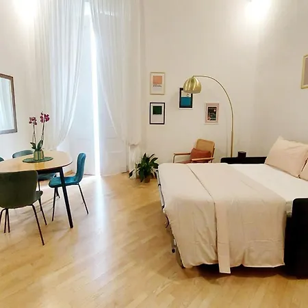 Maison In Centro Naples