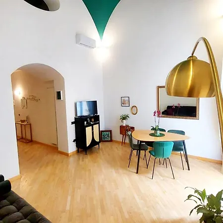 Lägenhet Maison In Centro Neapel